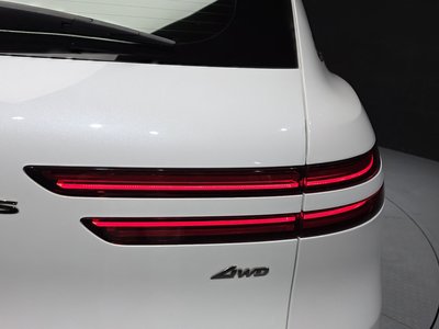 صورة 10 لـ 2021 Genesis GV70