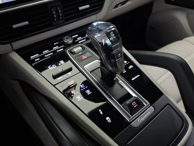 PORSCHE CAYENNE - 9