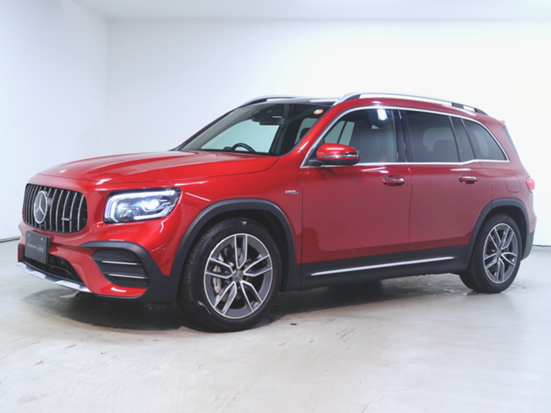 MERCEDES-BENZ GLB AMG - View 1