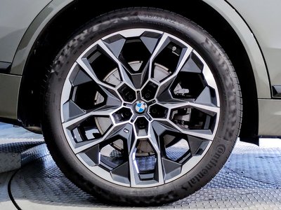 2023 BMW X7 — миниатюра 25