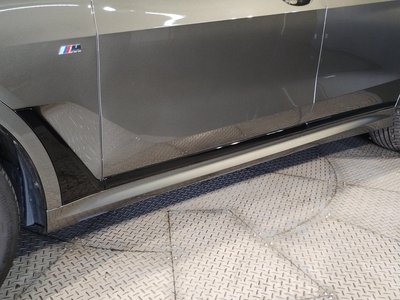 2023 BMW X7 — миниатюра 23
