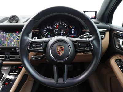 PORSCHE MACAN - 10