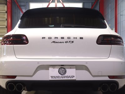 PORSCHE MACAN - 9