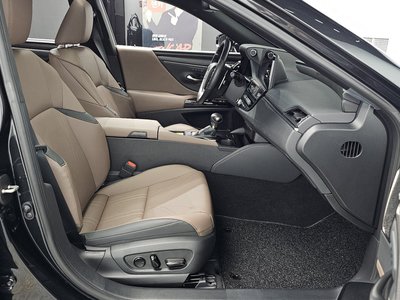 2025 Lexus ES — миниатюра 14