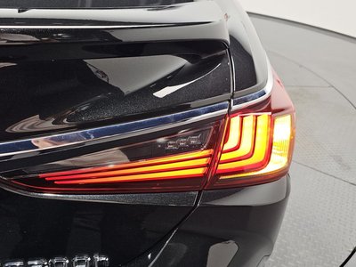 2025 Lexus ES — миниатюра 11