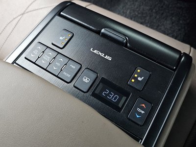 2025 Lexus ES — миниатюра 37