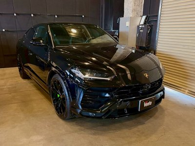 LAMBORGHINI URUS - 2