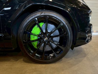 LAMBORGHINI URUS - 8