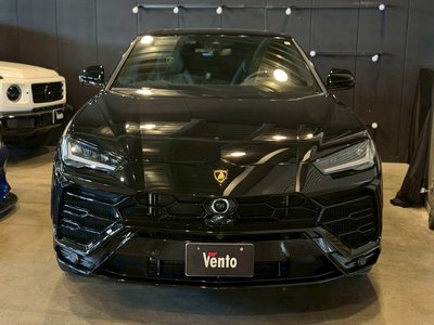 LAMBORGHINI URUS - 3