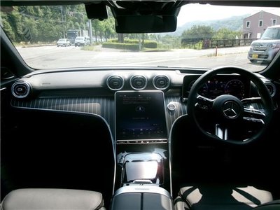 2025 Mercedes-BENZ C-CLASS photo 3
