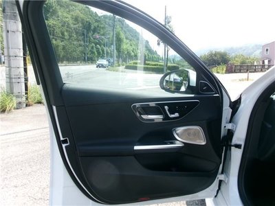 2025 Mercedes-BENZ C-CLASS 缩略图 28