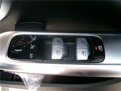 2025 Mercedes-BENZ C-CLASS 缩略图 24