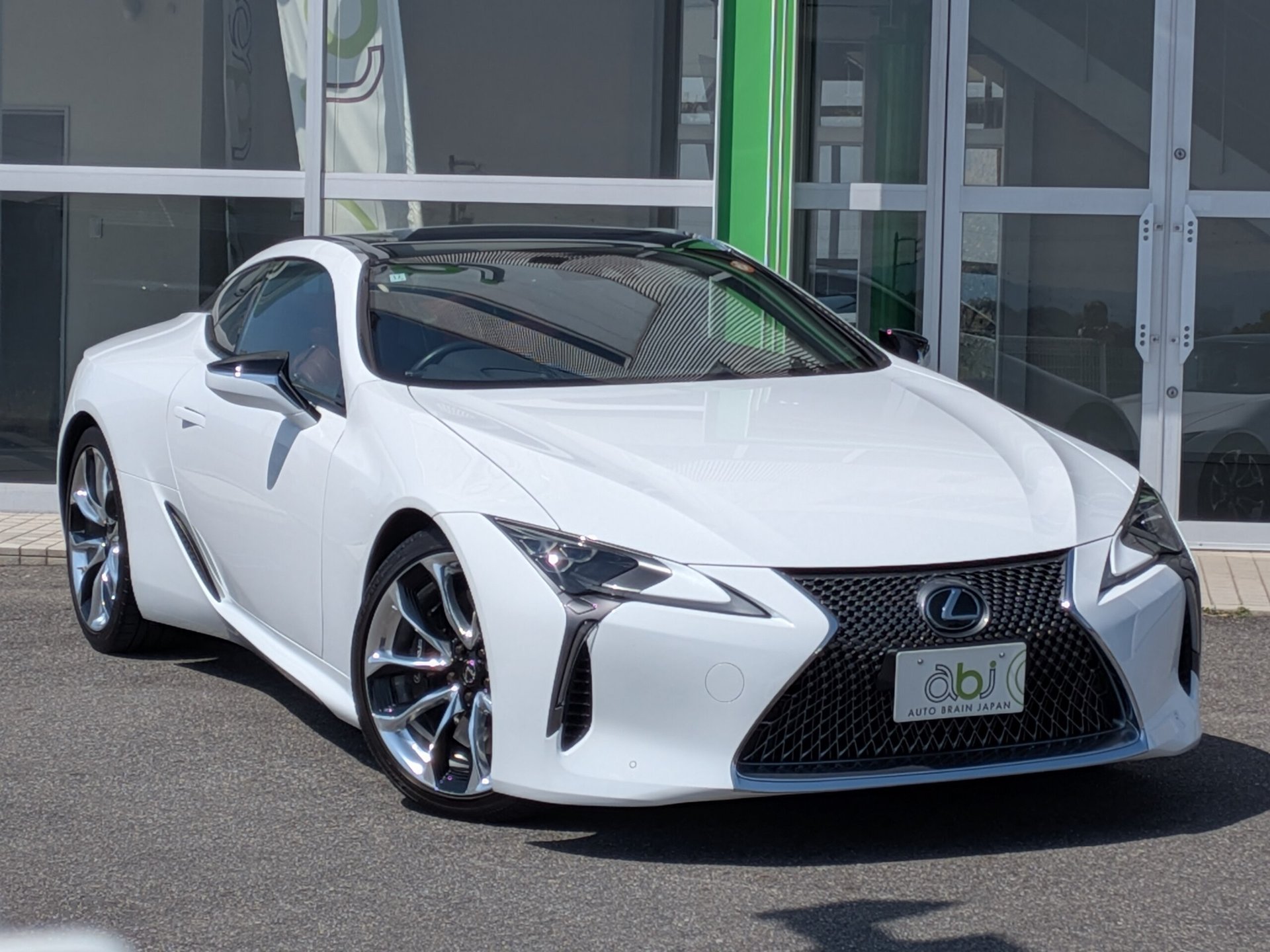 LEXUS LC - View 1