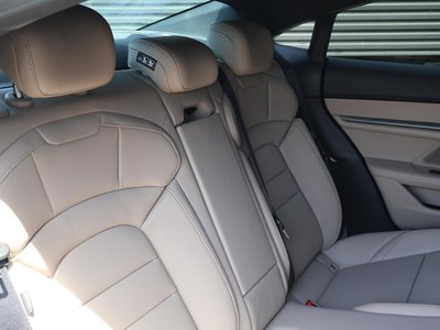 صورة مصغرة 48 لـ 2026 Porsche TAYCAN