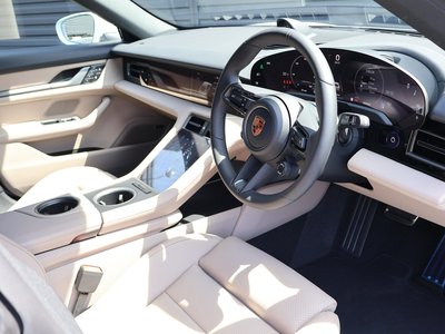 صورة مصغرة 21 لـ 2026 Porsche TAYCAN