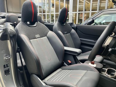 صورة مصغرة 37 لـ 2025 MINI COOPER CONVERTIBLE