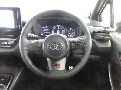 2025 Toyota GR COROLLA photo 9