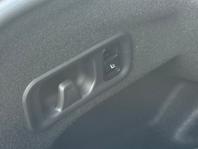 MERCEDES-BENZ E-CLASS - 10