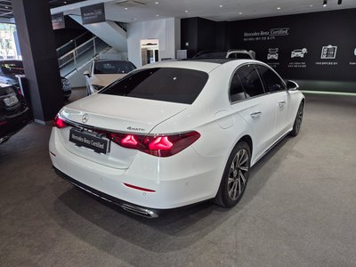 MERCEDES-BENZ E-CLASS - 5