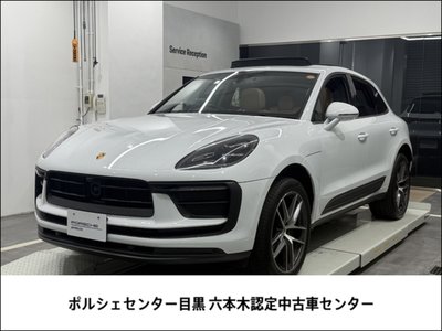 PORSCHE MACAN - 1