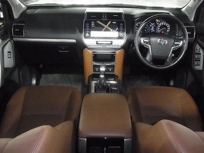 TOYOTA LAND CRUISER PRADO - 7