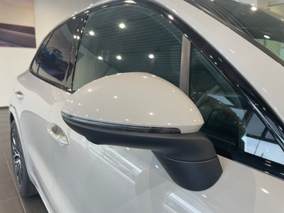 2025 Porsche CAYENNE photo 9