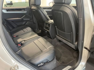 صورة مصغرة 39 لـ 2025 Porsche CAYENNE