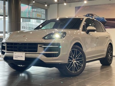2025 Porsche CAYENNE photo 2
