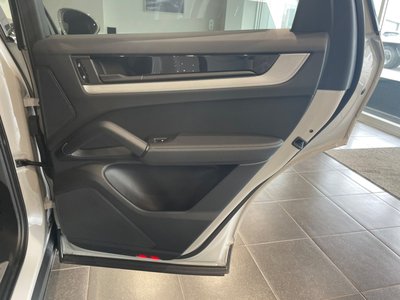 صورة مصغرة 40 لـ 2025 Porsche CAYENNE