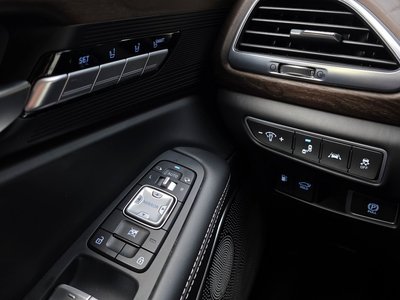 2019 Genesis G90 缩略图 17