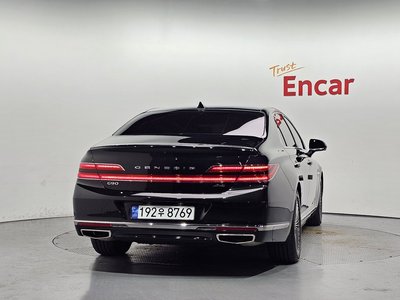 2021 Genesis G90 — фото 3