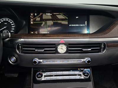 2021 Genesis G90 — миниатюра 12
