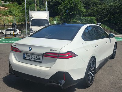 صورة 6 لـ 2024 BMW 5 SERIES
