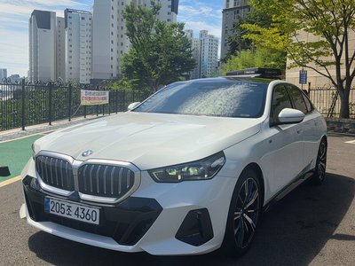 صورة 5 لـ 2024 BMW 5 SERIES