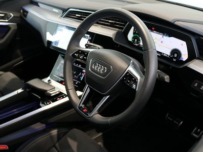 صورة مصغرة 34 لـ 2024 AUDI Q8 SPORTBACK E-TRON