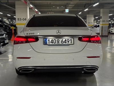 MERCEDES-BENZ E-CLASS - 6