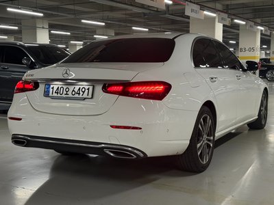 MERCEDES-BENZ E-CLASS - 4