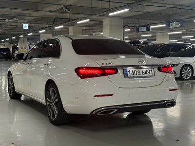 MERCEDES-BENZ E-CLASS - 7