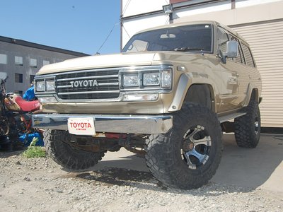 TOYOTA LAND CRUISER 60 - 1