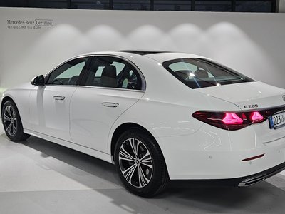 MERCEDES-BENZ E-CLASS - 2