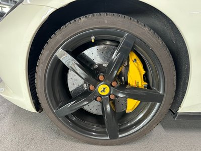 2019 Ferrari GTC4 LUSSO thumbnail 18