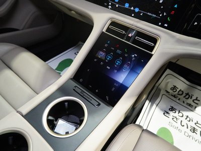 صورة مصغرة 18 لـ 2022 Porsche TAYCAN