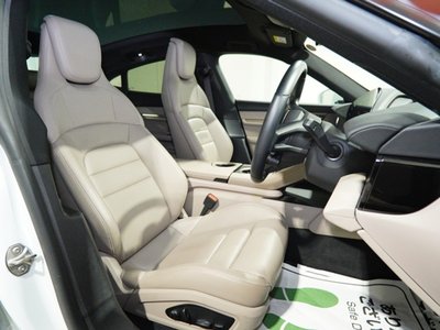 صورة 3 لـ 2022 Porsche TAYCAN