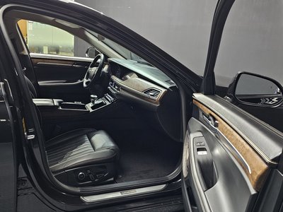 صورة 10 لـ 2019 Genesis G90