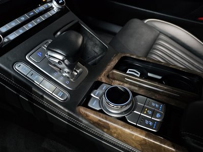 صورة 9 لـ 2019 Genesis G90
