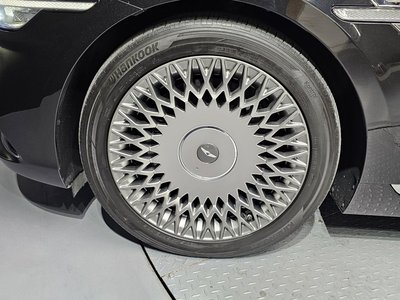 صورة 6 لـ 2019 Genesis G90