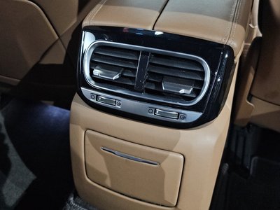 صورة مصغرة 27 لـ 2020 Genesis G90