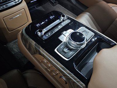 صورة مصغرة 25 لـ 2020 Genesis G90