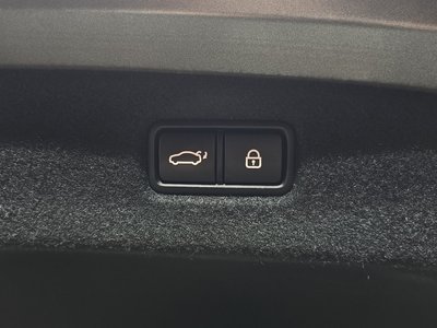 صورة مصغرة 28 لـ 2020 Genesis G90