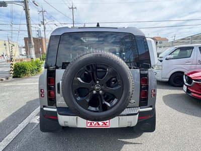LAND ROVER DEFENDER - 10